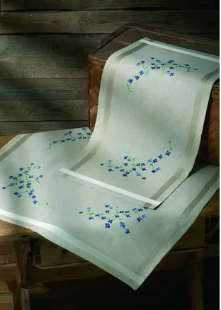 Permin Kirjontapakkaus Painettu pöytäliina kudotulla reunalla 80x80cm